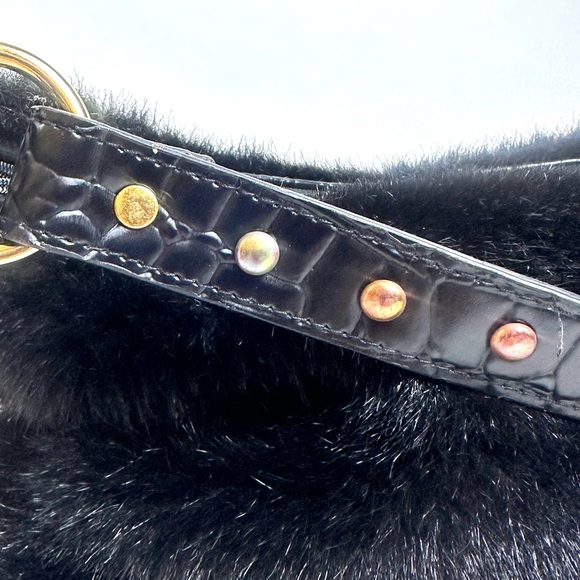♦️Tianni Black Faux Fur Medium Handbag with Studs on Handle - Picture 5 of 12